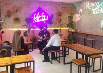 UKM IKM FKBN Kediri Raya : Cafe KoPiKi Pocanan Cafe industrial tongkrongan Anak Muda Kota Kediri