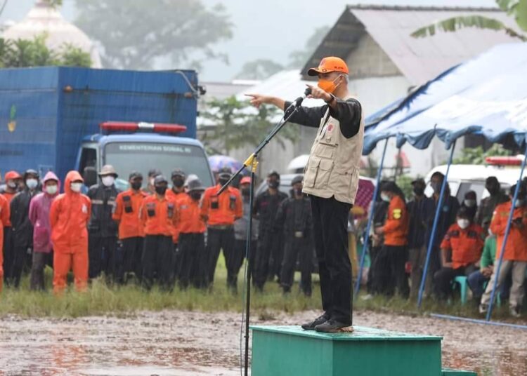 Di Bawah Guyuran Hujan, Ganjar Apel Siap Siaga Bencana