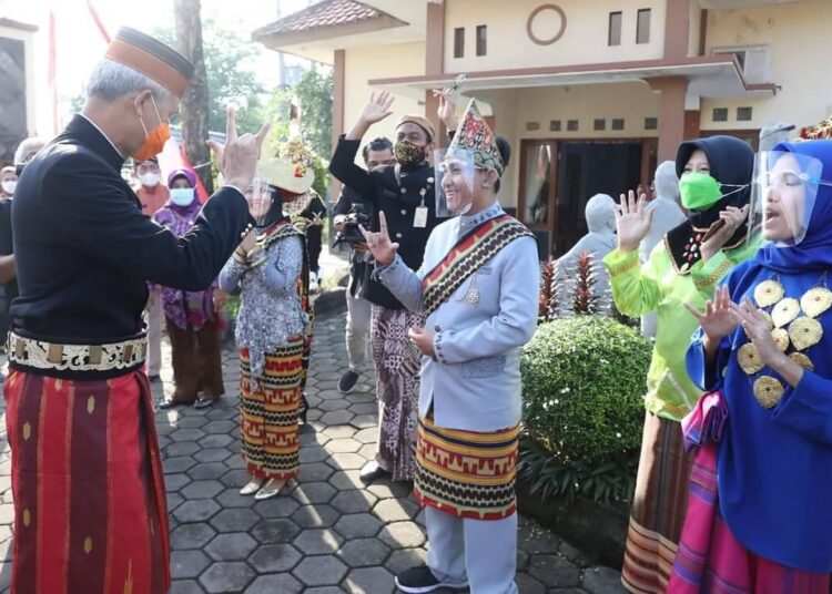 Ganjar: Tiap Tahun Kita Perjuangkan Upah Buruh, Tapi Lupa Gaji Guru Memprihatinkan