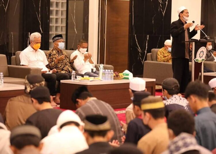 Ganjar dan Santri Gelar Doa Bersama Untuk Korban Bencana Semeru