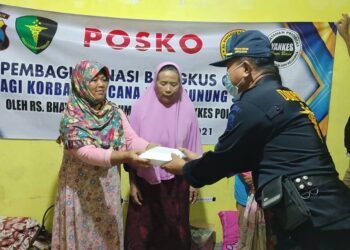 Polres Lumajang Bersama RS. Bhayangkara Kerahkan personel Kedokteran dan Kesehatan (Dokkes) Bantu Korban Erupsi Semeru