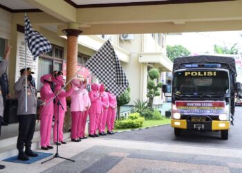 Polresta Banyuwangi Kirim 3 Truk Bantuan untuk Korban Erupsi Semeru