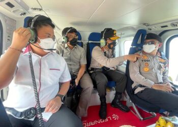 Kapolda Jatim Lakukan Pantauan Udara Kondisi Semeru, Irjen Nico : Petakan dan Analisa Peringatan Awal Tim SAR Gabungan dan Masyarakat