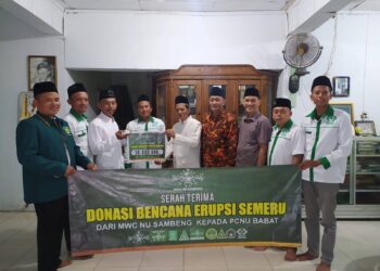 Ikhtiar Kemanusiaan, LAZISNU MWC NU Sambeng salurkan Donasi Peduli Semeru kepada PCNU BABAT