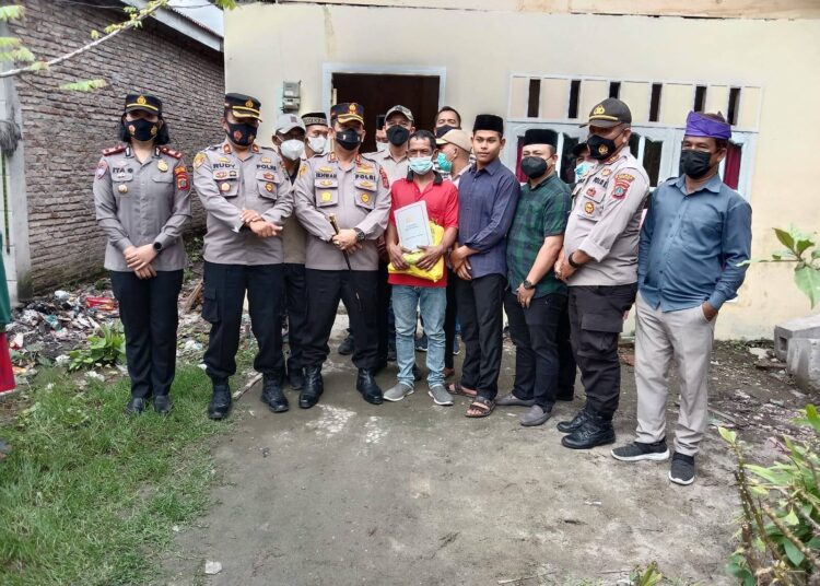 Rampung Direnovasi, Kapolres Batubara Bersama KSJ Serahkan Kunci Rumah Kepada Keluarga Kurang Mampu