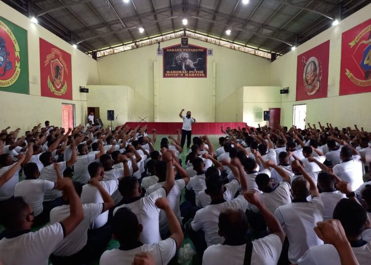 Penuh Keakraban, Danyonif 8 Marinir Mengadakan Jam Komandan