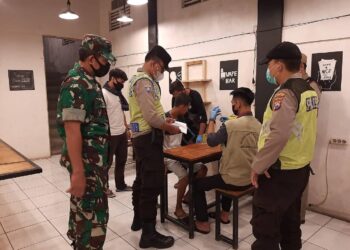 Jelang Libur Nataru, Polres Bojonegoro Genjot Vaksinasi Covid-19 Dengan Door to Door
