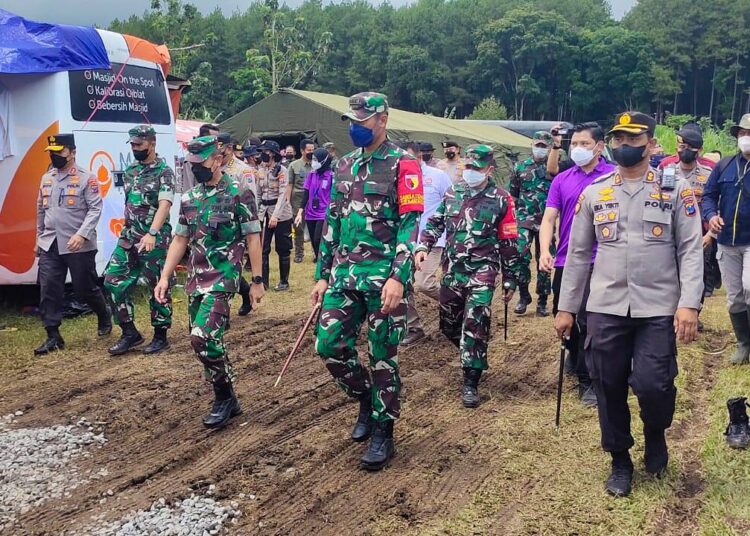 Kapolres Lumajang Dampingi Kapolda Jatim dan Pangdam V Brawijaya cek Lokasi Kunjungan Wapres RI