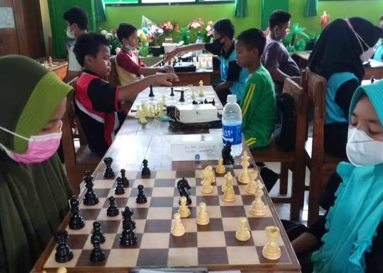 BMCC ke 9 gelar Open Tournamen Catur kelas SD, SMP dan SMU se Karisedenan Kediri