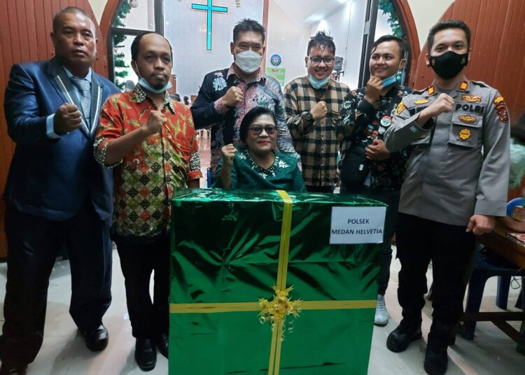 Sambut Nataru, Polsek Medan Helvetia Peduli Kasih Kepada Penyandang Disabilitas