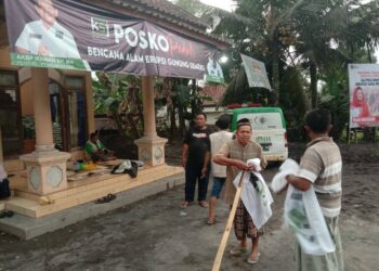 Posko KSJ Peduli Bencana Semeru Lumajang Gelar Cek Kesehatan dan Dapur Umum di Area Pengungsian