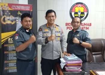 Kabid Humas Polda Jatim kopi santai dengan FKBN Kediri Raya di Balai Wartawan Mapolda Jatim