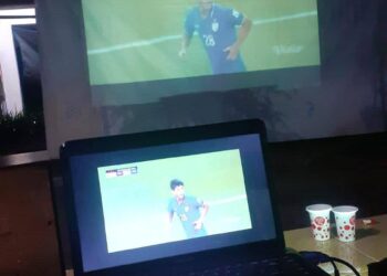 Relawan Semeru dan Warga Adakan Nonton Bareng Final AFF Suzuki Indonesia vs Thailand Leg 1