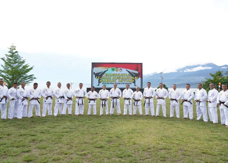 1.092 Prajurit Kodam Kasuari Ujian Naik Sabuk Hitam Karate, Rekor Terbanyak