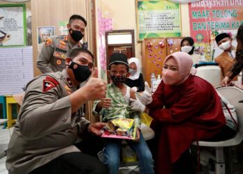 Selamatkan Anak Bangsa, Polda Jatim Terus Gelar Vaksinasi Anak