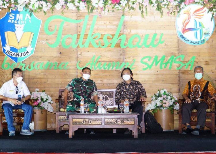 Talk Show di SMAN 1 Nganjuk, Danrem 081/DSJ Ingatkan Ancaman Disintegrasi Bangsa Saat Ini
