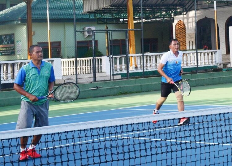 Olahraga Bareng dengan Dansat Jajarannya, Ini Harapan Danrem 081/DSJ