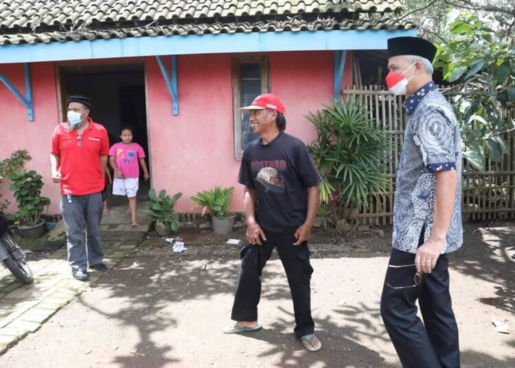 Rehab Rumah Kader PDIP, Ganjar; Ini Tondo Tresno Saya