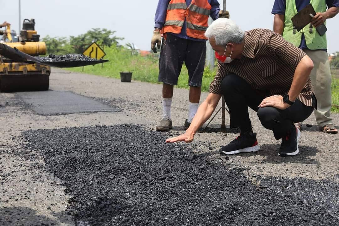 Ganjar Desak Pengelola Jalan Tol segera Lakukan Perbaikan: Banyak Lubangnya!