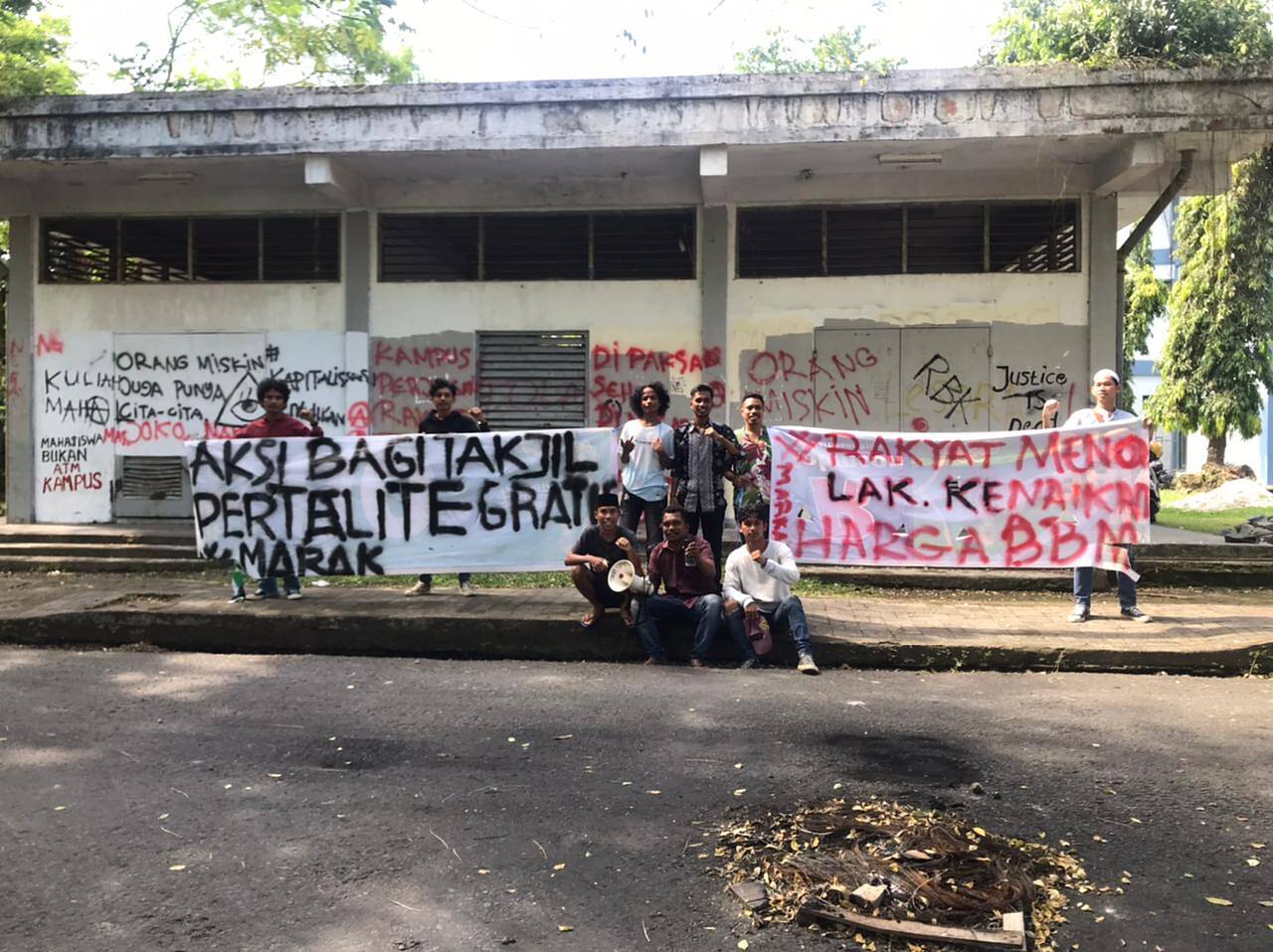 Protes Terhadap BBM, MARAK Gelar Aksi Berbagi Takjil PERTALITE