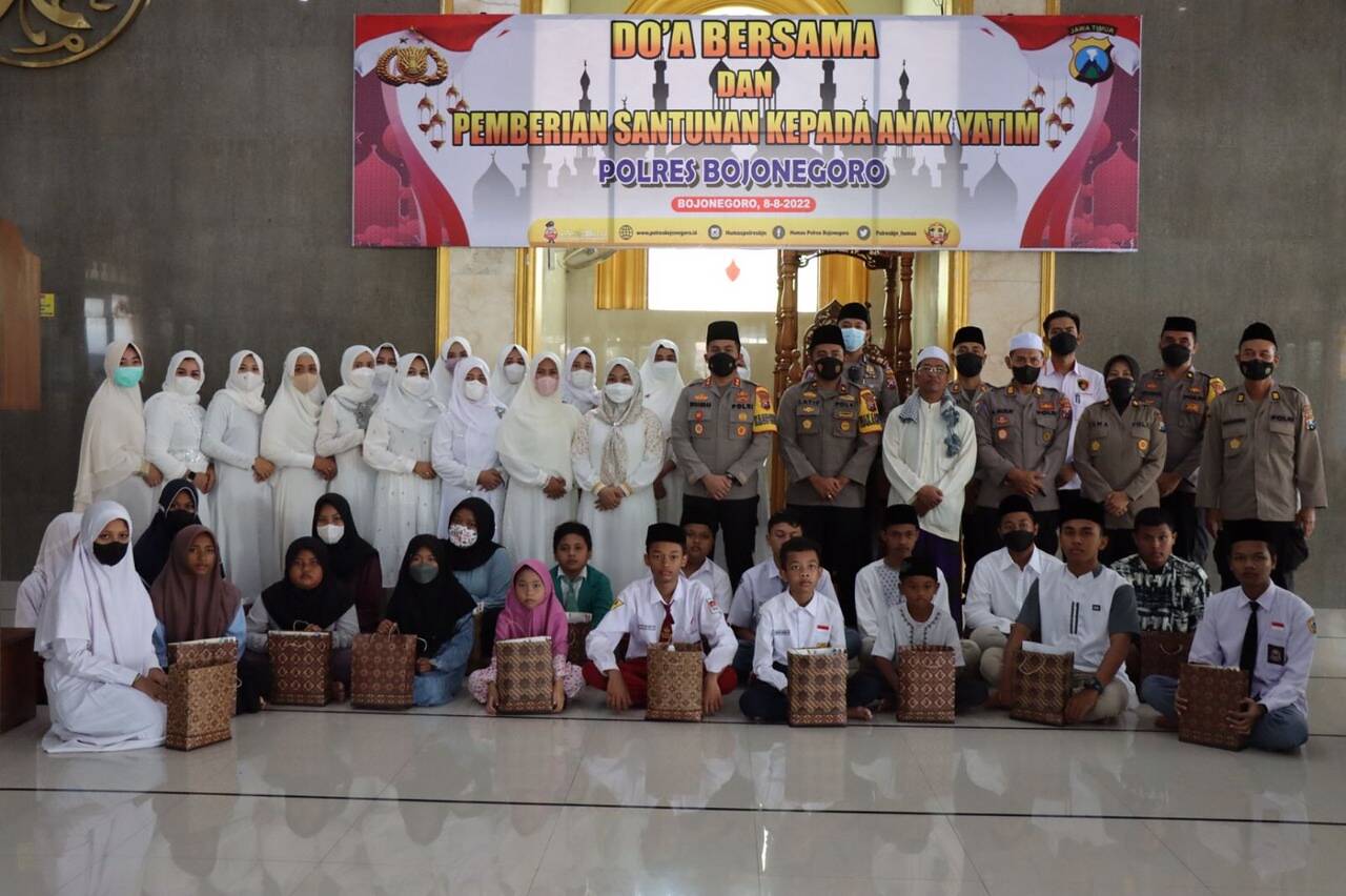 Peringati 10 Muharram 1444 H, Polres Bojonegoro Gelar Doa Bersama dan Santuni Yatim