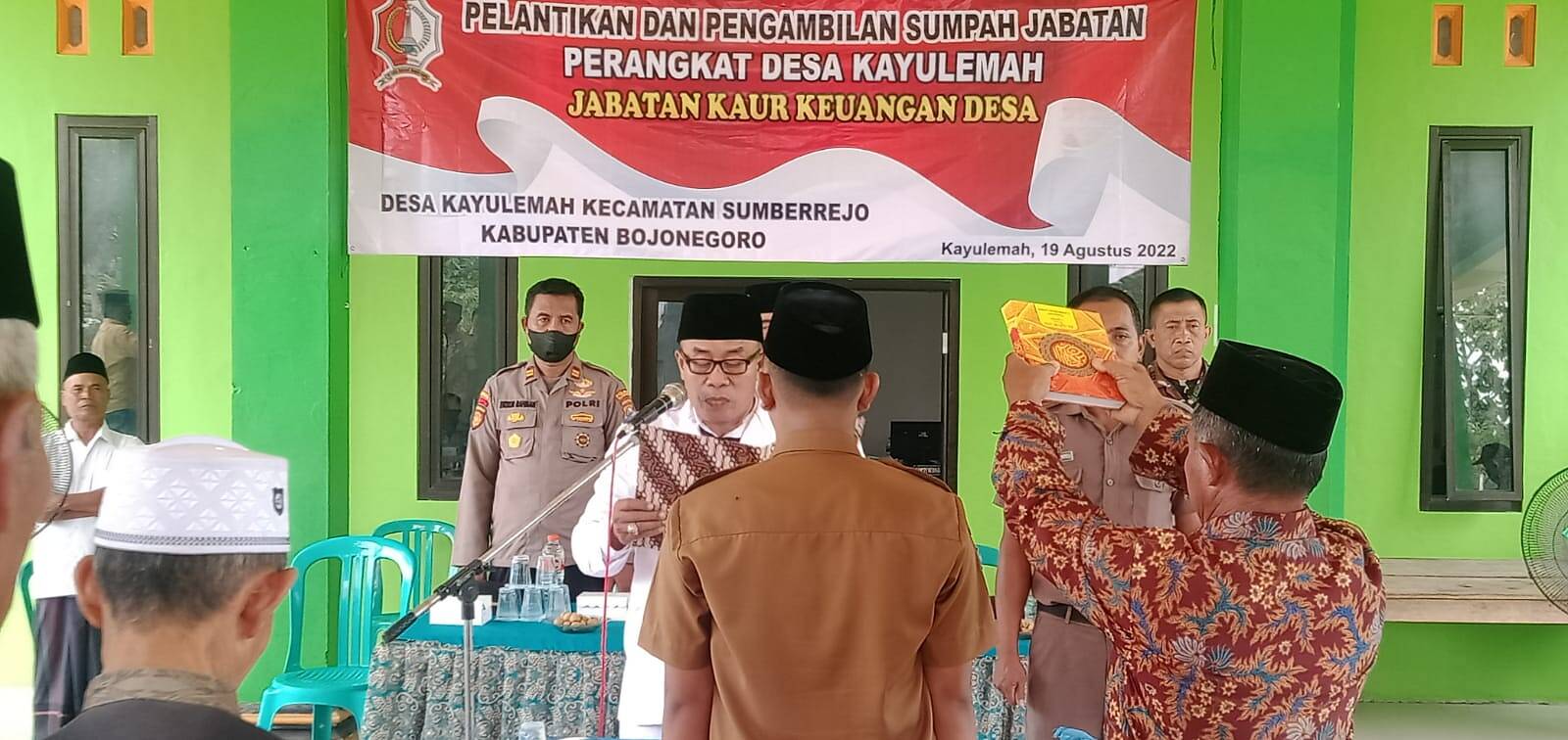 Yoga Maulana Resmi Dilantik Jadi Kaur Keuangan Desa Kayulemah