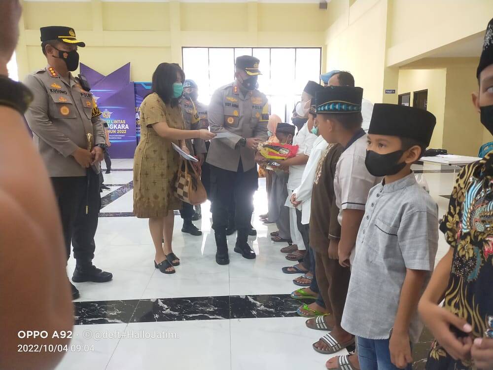 Polresta Sidoarjo Gelar Khitan Massal dan Santunan Anak Yatim Jelang Maulid Nabi