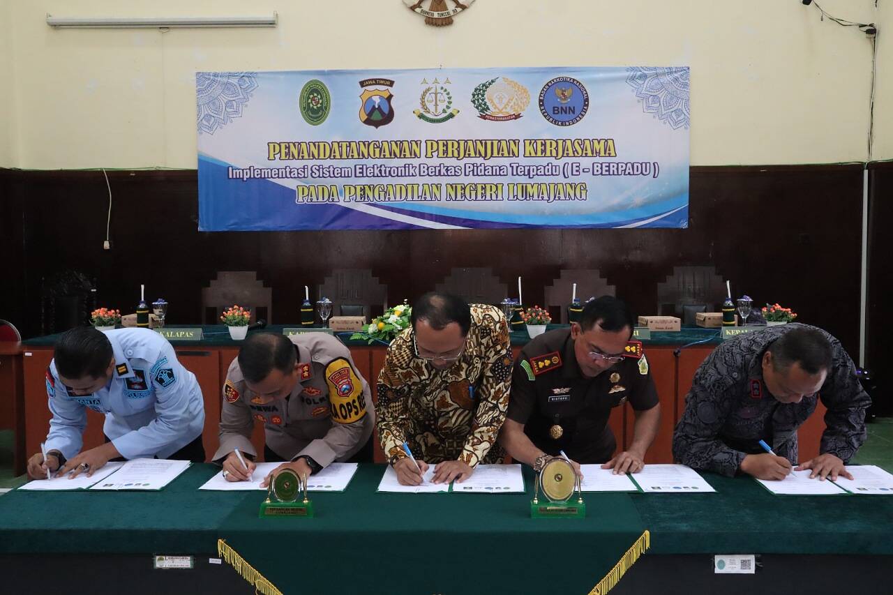 Kapolres Lumajang MoU dan Luncurkan Aplikasi e-BERPADU