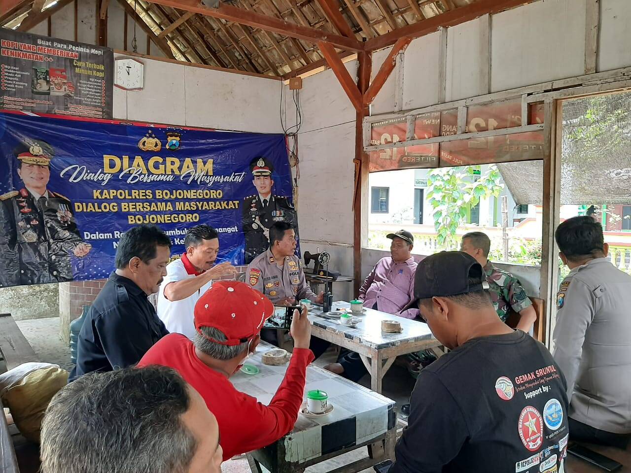 Kapolsek Sumberrejo Ajak Warga Perhatikan Pergaulan Anak-anaknya