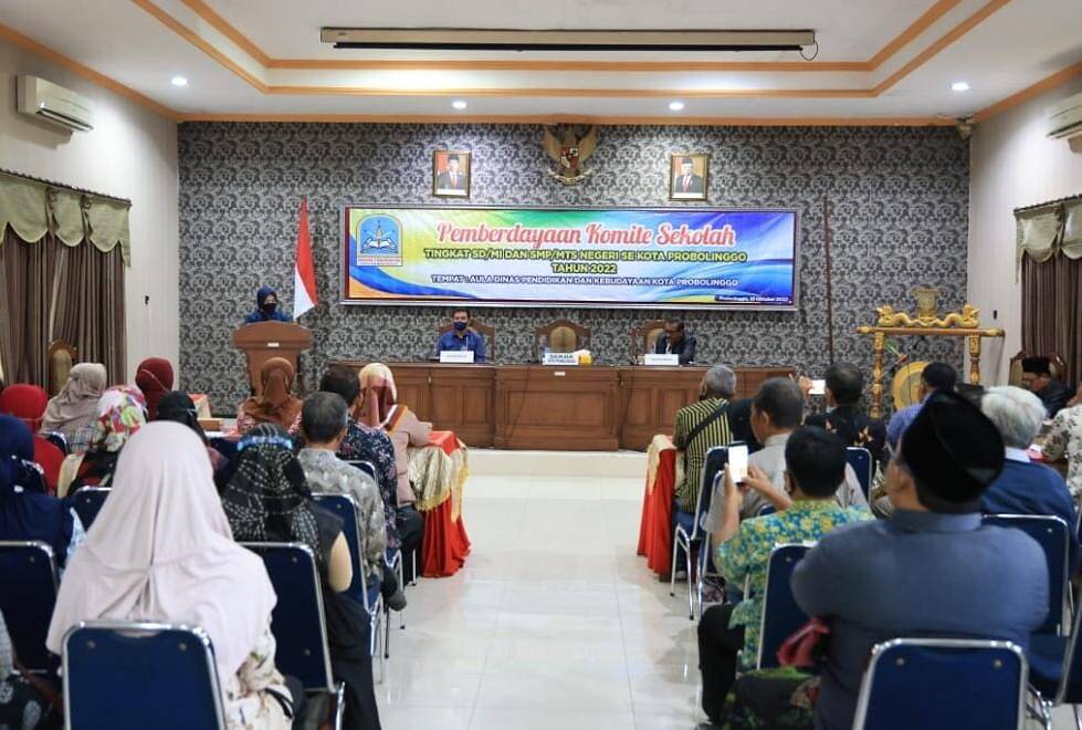 Sekda Ninik Hadiri Giat Pemberdayaan Komite Sekolah