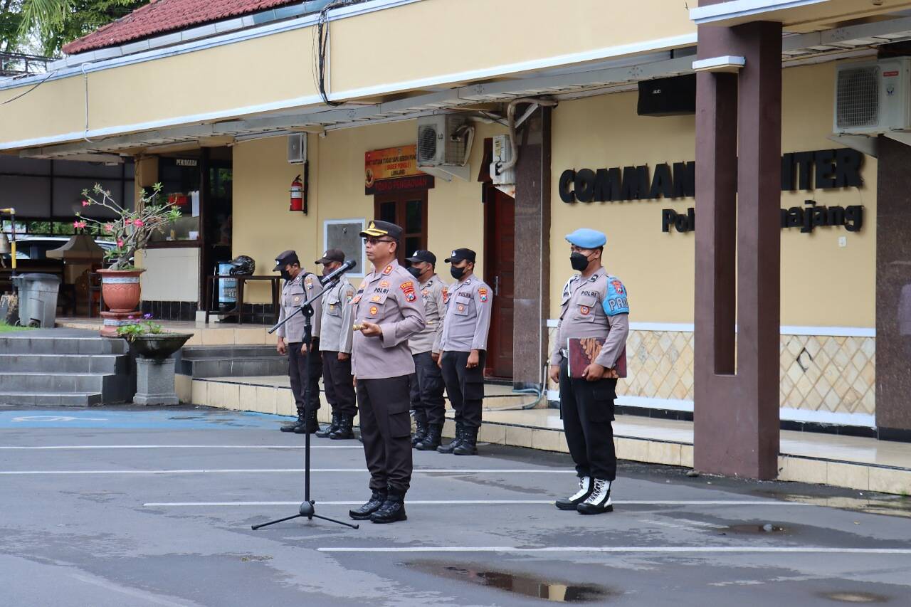 Kapolres Lumajang Sampaikan Arahan Presiden RI Saat Pimpin Apel