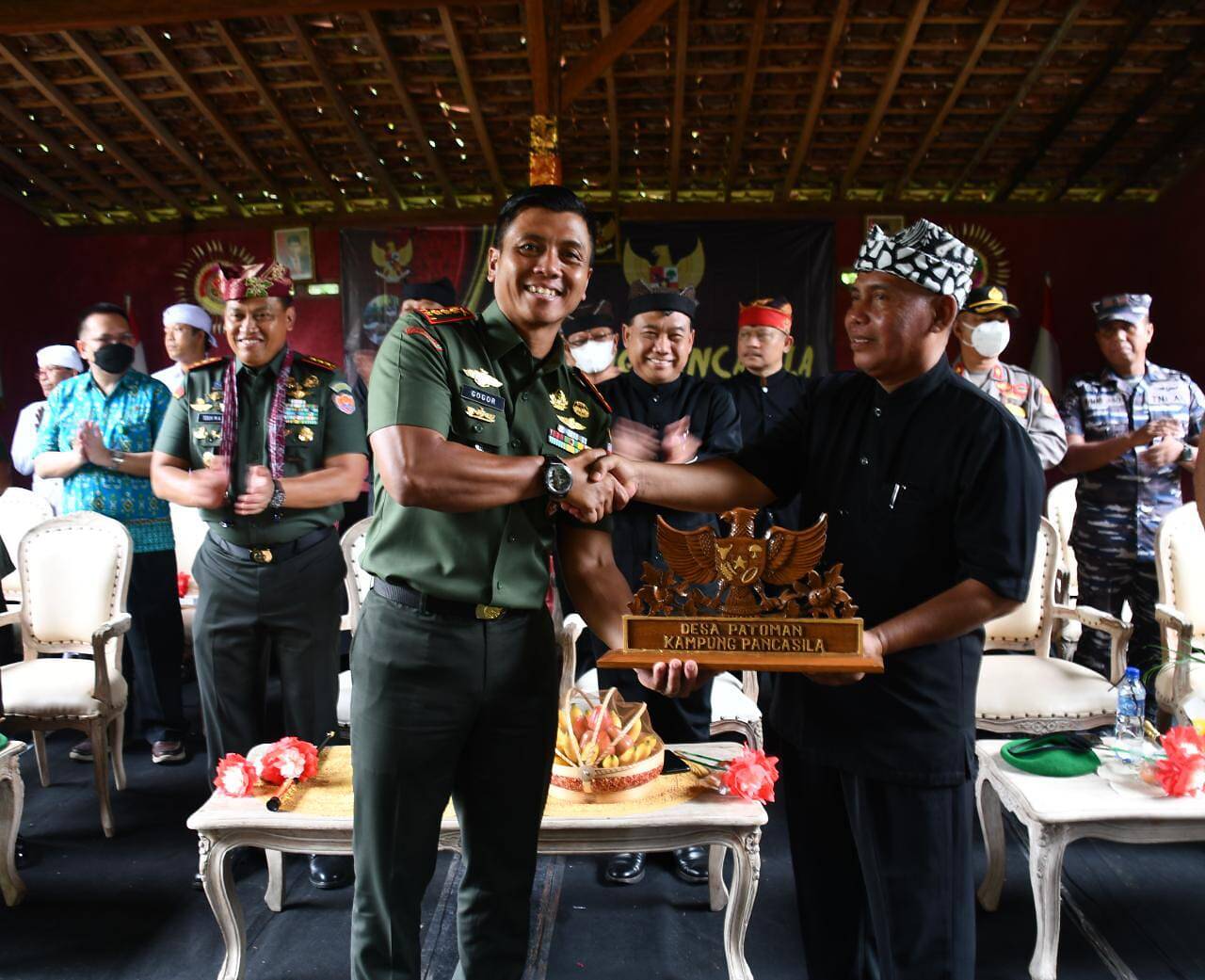 Danrem 083/Bdj Mendampingi Danpusterad Kunjungi Kampung Pancasila di Wilayah Kodim 0825/Banyuwangi