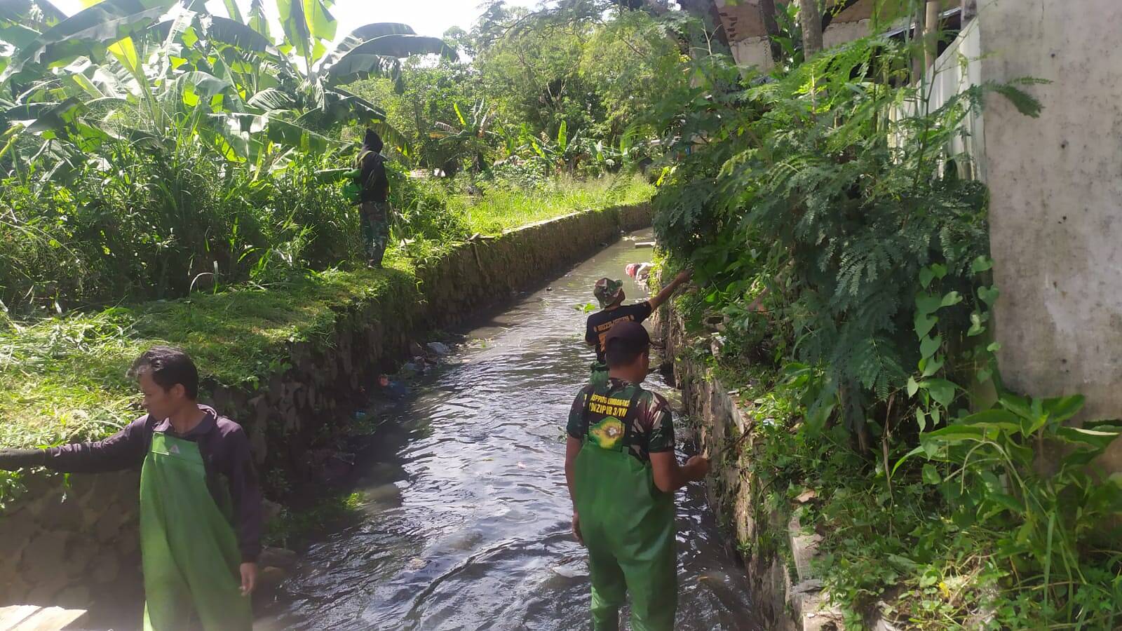 Suasana Seram di Aliran Anak Sungai Cimariuk, Kini Tak Nampak Lagi Setelah Dibersihkan Sub 3 Margahayu Sektor 7
