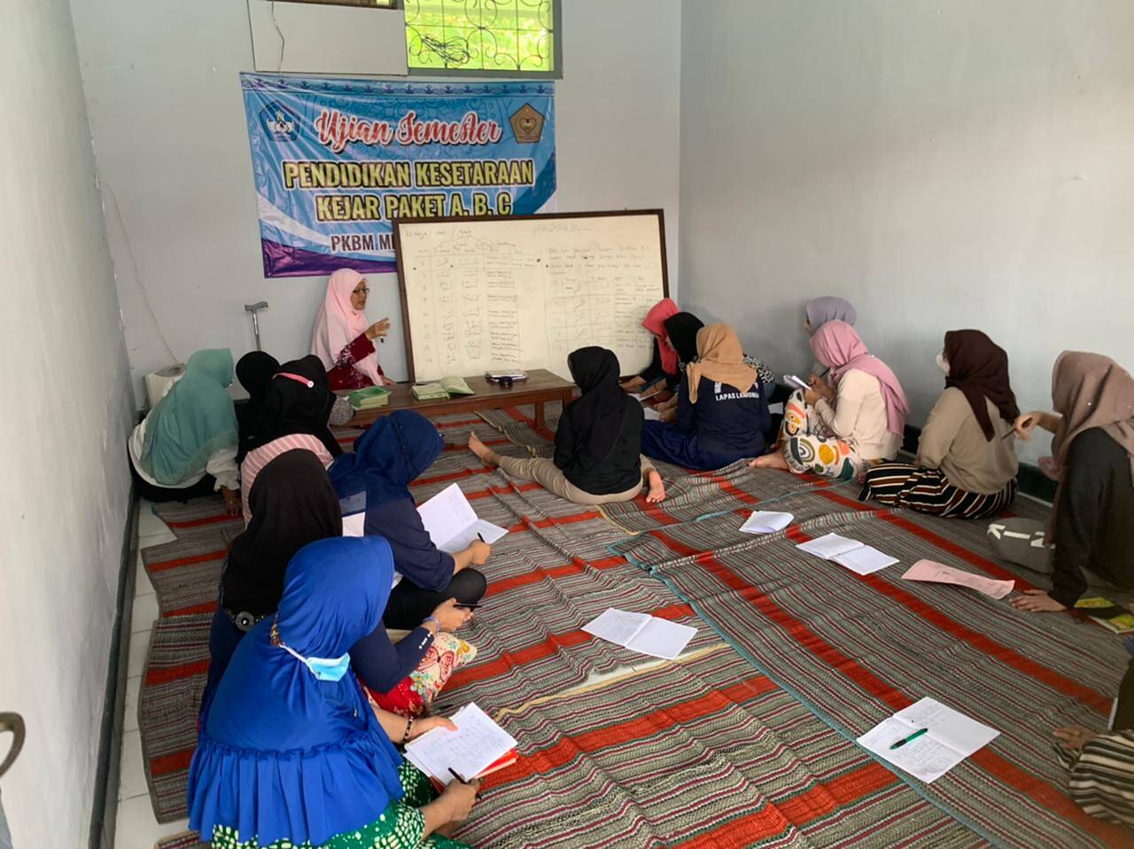Napi Wanita di Lapas Lamongan ‘Nyantri’, Dibekali Belajar Baca Tulis Al Quran dan Konseling