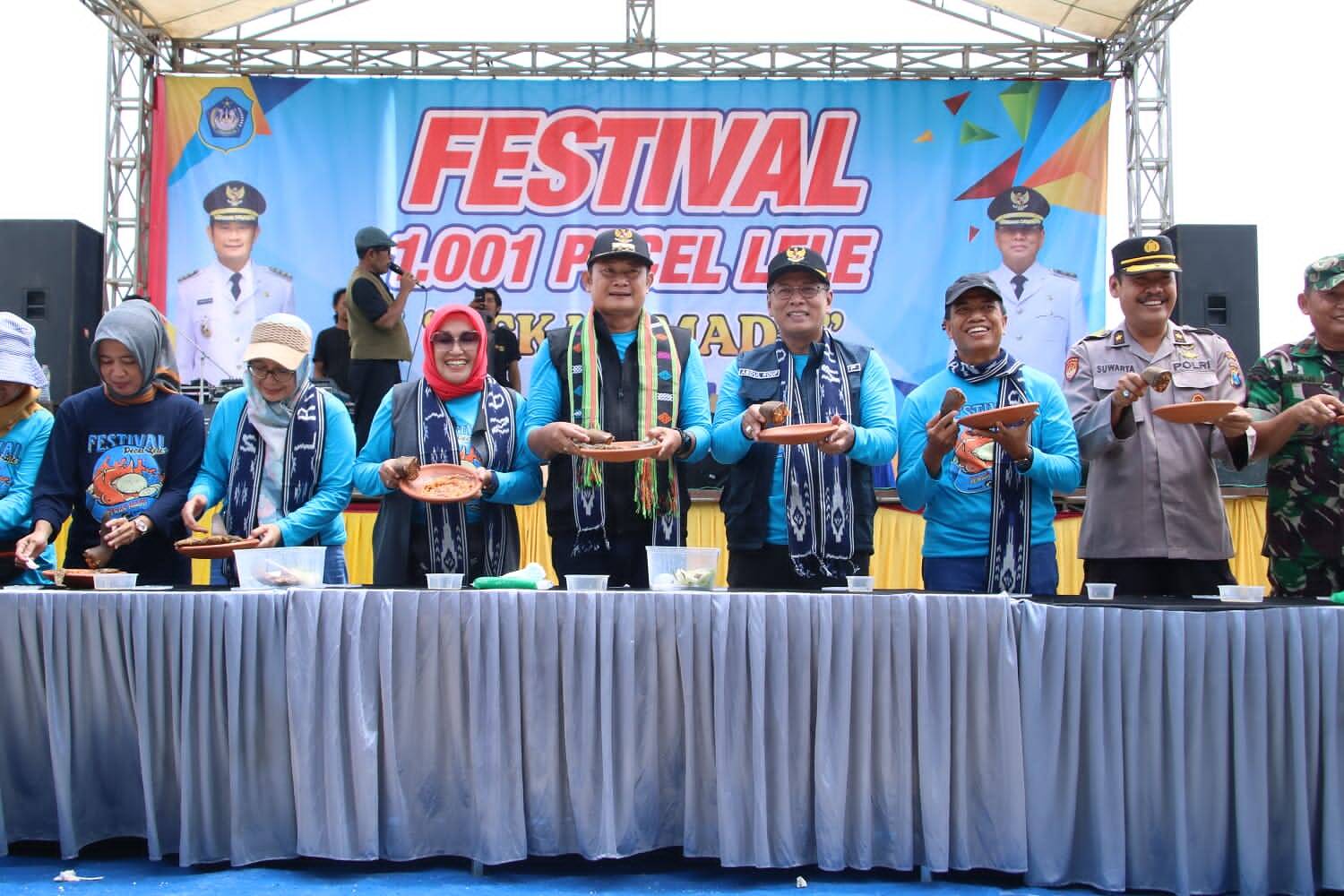 Festival 1.001 Pecel Lele Sekarmadu Lamongan