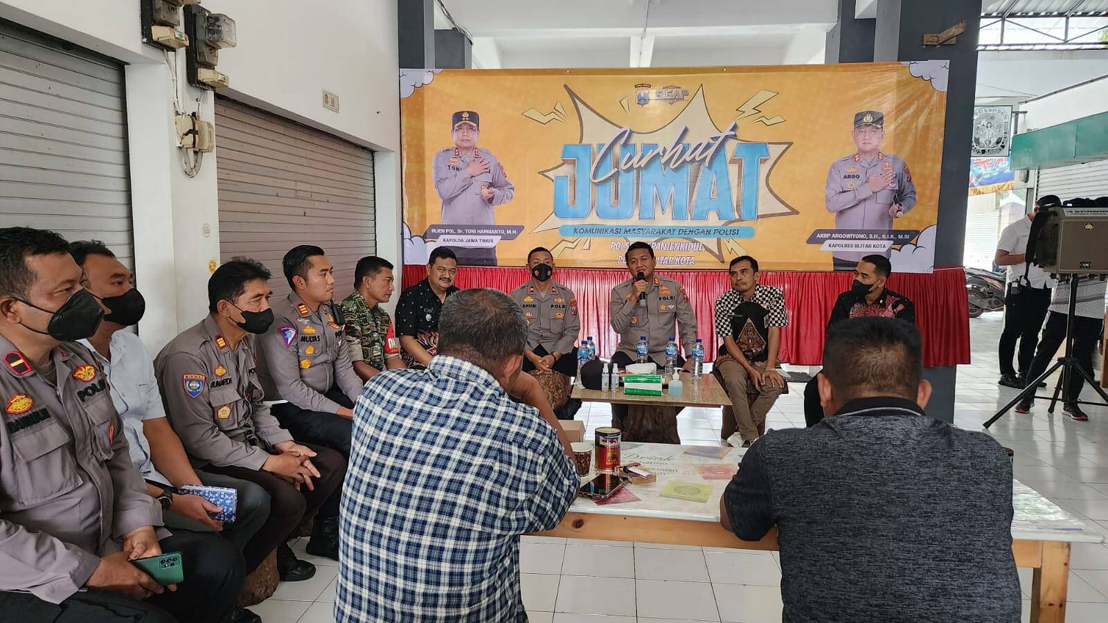 Polres Blitar Kota Gelar Jumat Curhat di Pasar Wage Kepanjenkidul