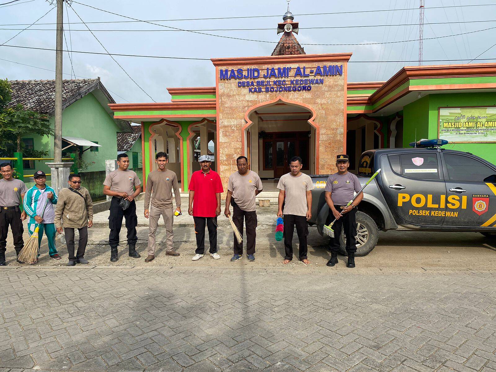Polres Bojonegoro dan Polsek Jajaran Gelar Bakti Religi Sambut Isro Mi’raj 1444 H