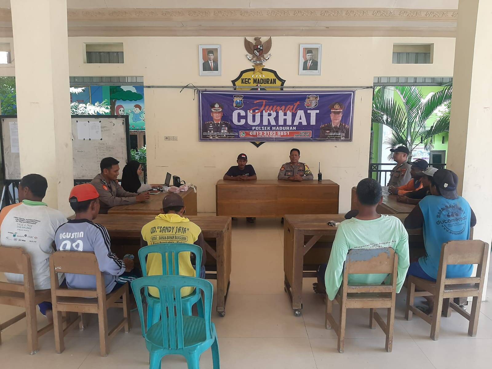Jumat Curhat, Kapolsek Maduran Jawab dan Beri Solusi Keluhan Warga