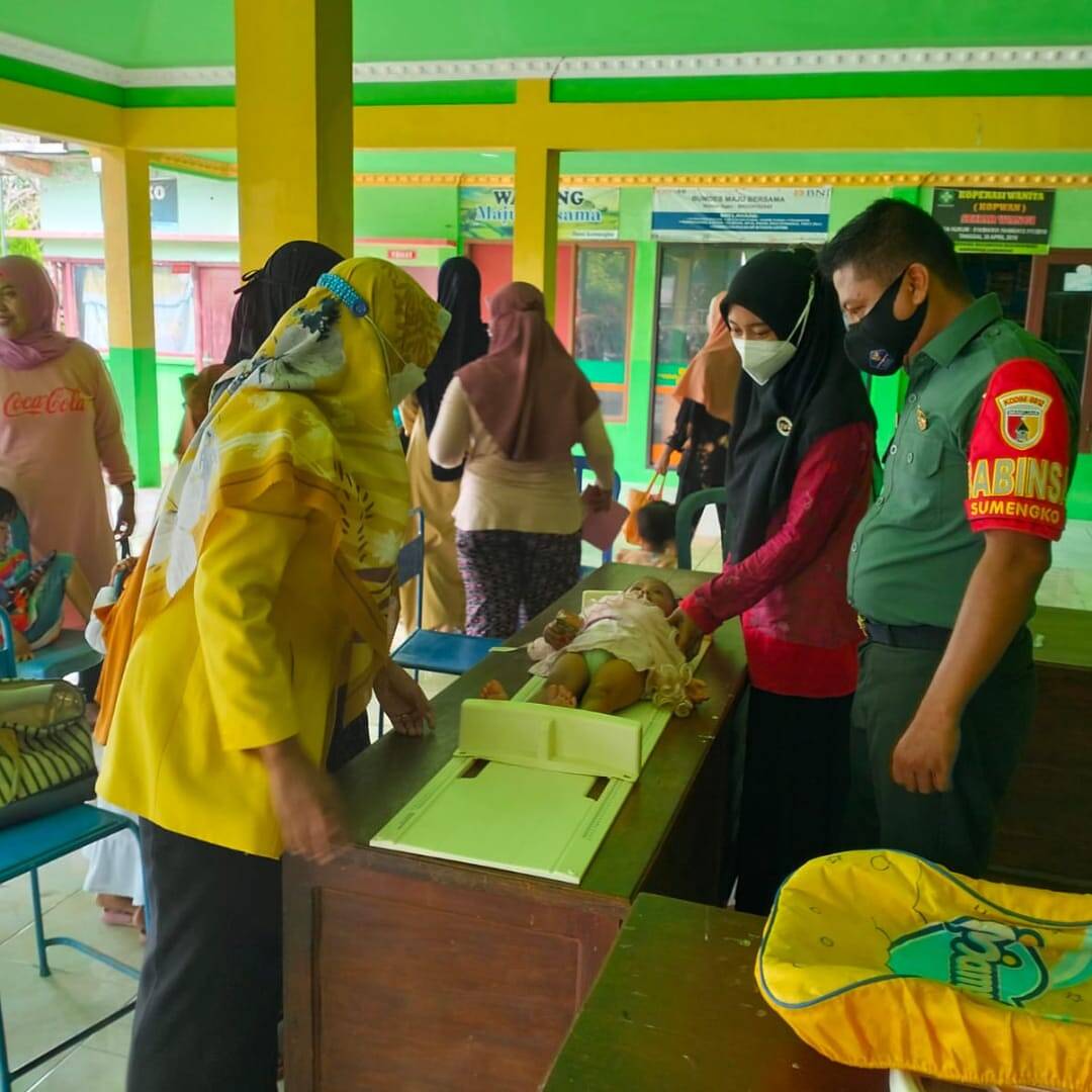 Babinsa Kodim Lamongan Aktif Dampingi Posyandu Tekan Angka Stunting