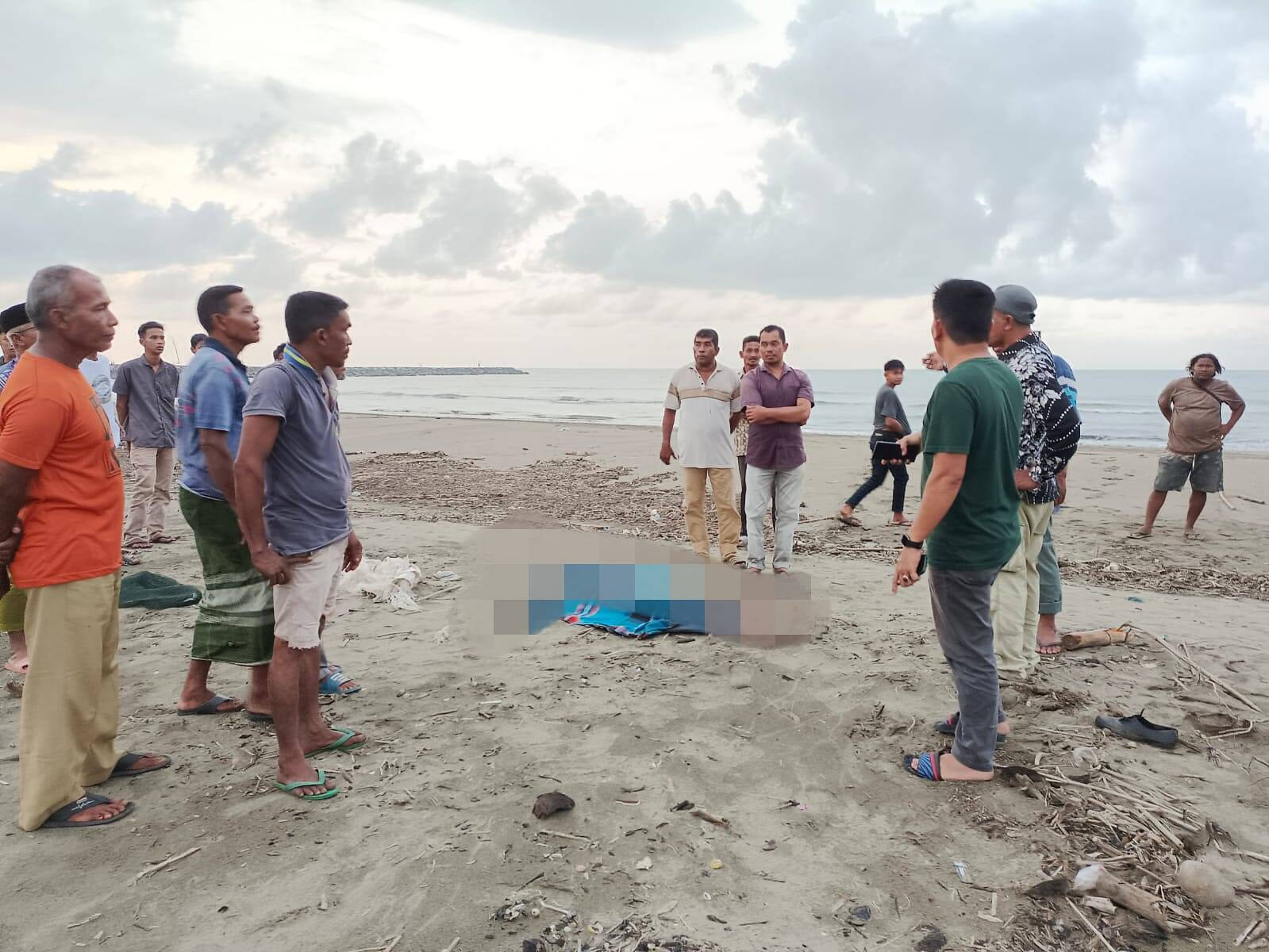 Pencari Ikan Ditemukan Tewas di Pinggir Pantai