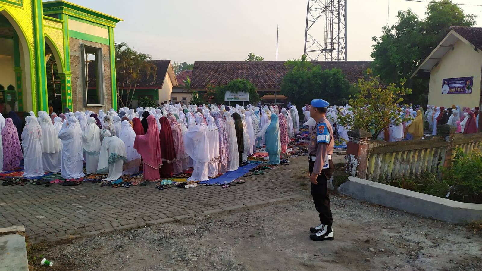 Beri Rasa Aman dan Nyaman, Polres Bojonegoro Lakukan Pengamanan Shalat Idul Fitri 1444 H