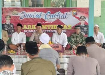 Jumat Curhat, Wakapolres Nganjuk Imbau Jamaah untuk Bijak Bermedsos
