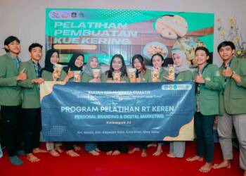 KKN Tematik 23 FISIP UPN Veteran Jatim Sosialisasi Digital Marketing dan Foto Produk 