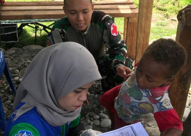 Satgas Yonif Raider 200/BN dan Puskesmas Airu Bersinergi Cegah Stunting