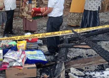Wabup Pijay Serahkan Bantuan Masa Panik Korban Kebakaran