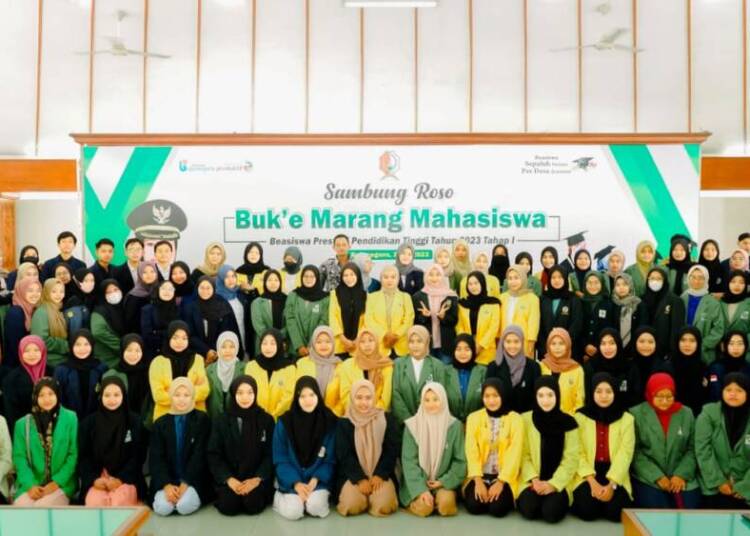 Senyum Bahagia Ratusan Mahasiswa Rasakan Manfaat Beasiswa dari Pemkab Bojonegoro