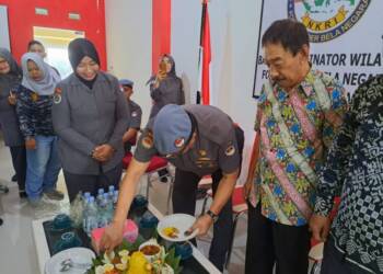 Anniversary 1 Tahun, Bakorwil FKBN Sulsel Potong Tumpeng