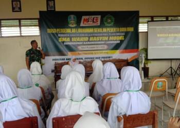 MPLS di SMA Wahid Hasyim, Danramil 0812/15 Karanggeneng Beri Wawasan Kebangsaan.