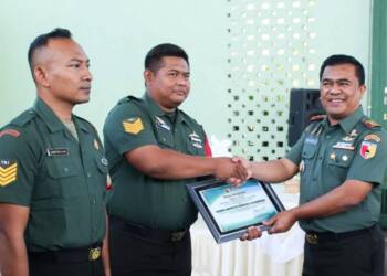 Dandim Bojonegoro Beri Penghargaan Babinsa Berprestasi