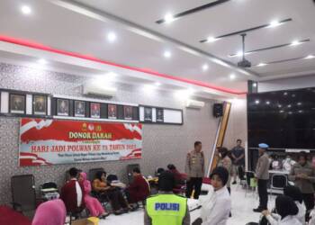Hari Jadi ke-75, Polwan di Bojonegoro Gelar Donor Darah.